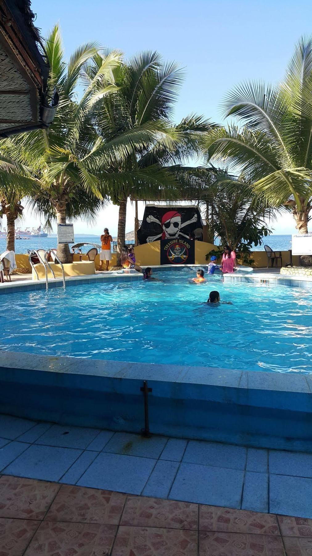 Treasure Island Resort Olongapo Exterior foto