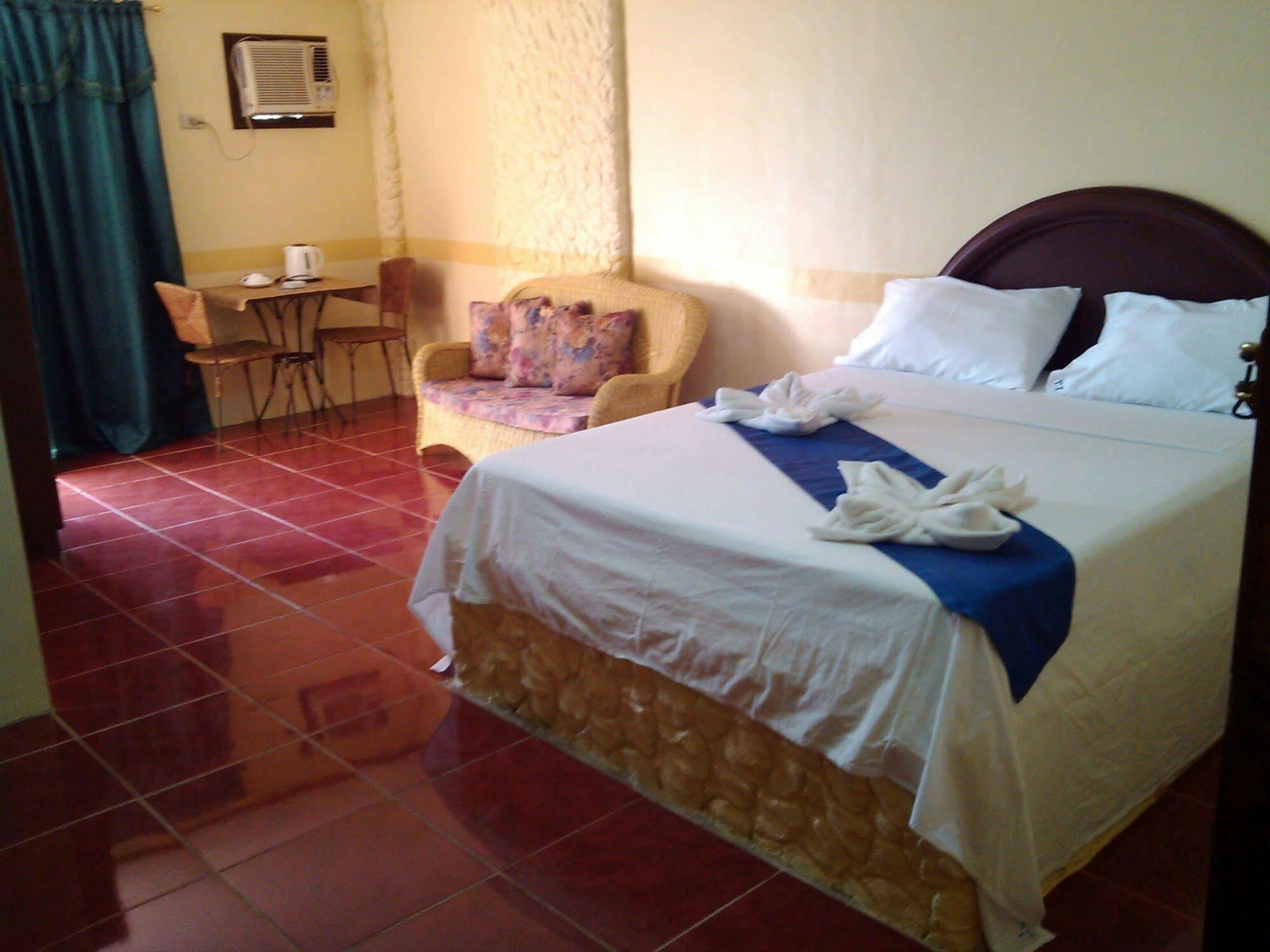 Treasure Island Resort Olongapo Exterior foto